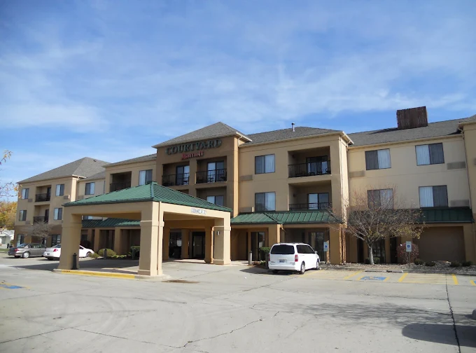 courtyard marriot commercial roof replacement